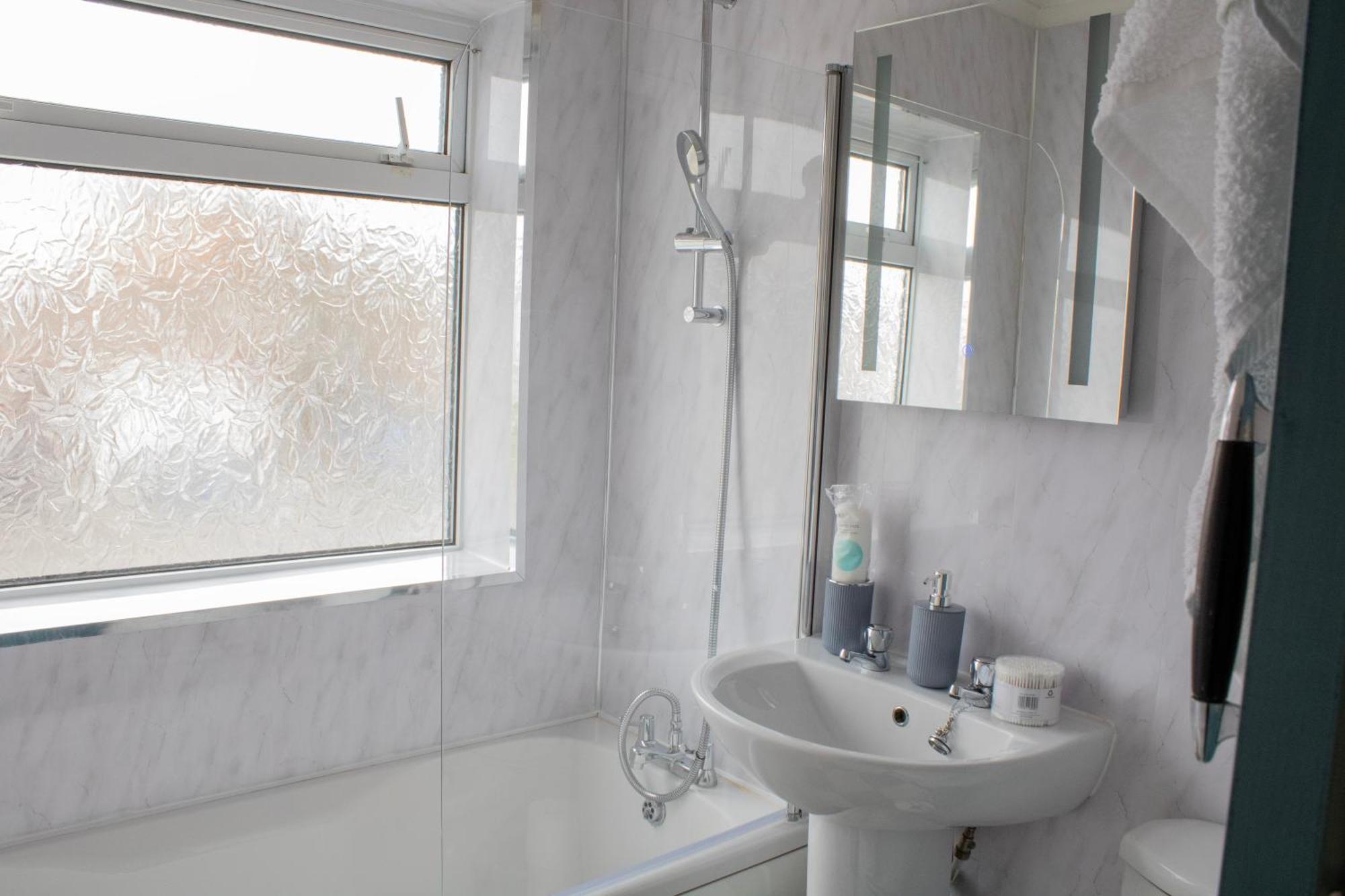 Harvard House, Stylish 3 Bedroom House In Solihull 5 Mins To The Nec, Bhx ,Jlr With Free Parking Birmingham Eksteriør bilde